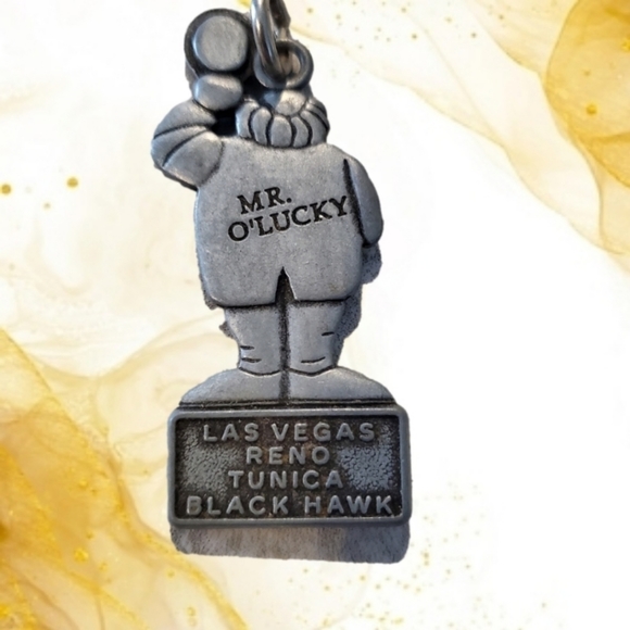 VINTAGE Fitzgeralds Casino Hotel Mr. O’Lucky Keychain Las Vegas Reno souvenir - Picture 2 of 2